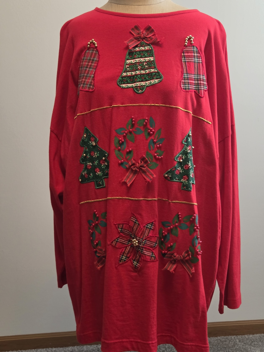 Victoria Jones Woman Red Festive Embellished Crewneck Sweater